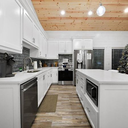Diamond Cabin W/ Jet Shower & Secluded Back Deck! 布罗肯鲍 外观 照片