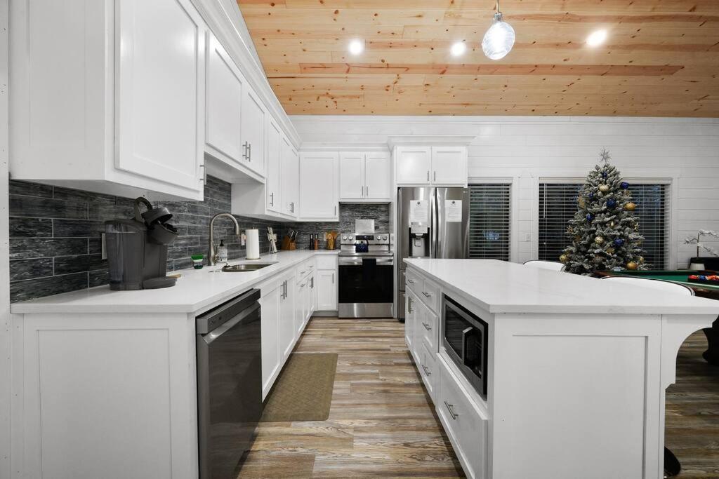 Diamond Cabin W/ Jet Shower & Secluded Back Deck! 布罗肯鲍 外观 照片