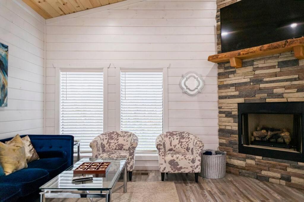 Diamond Cabin W/ Jet Shower & Secluded Back Deck! 布罗肯鲍 外观 照片